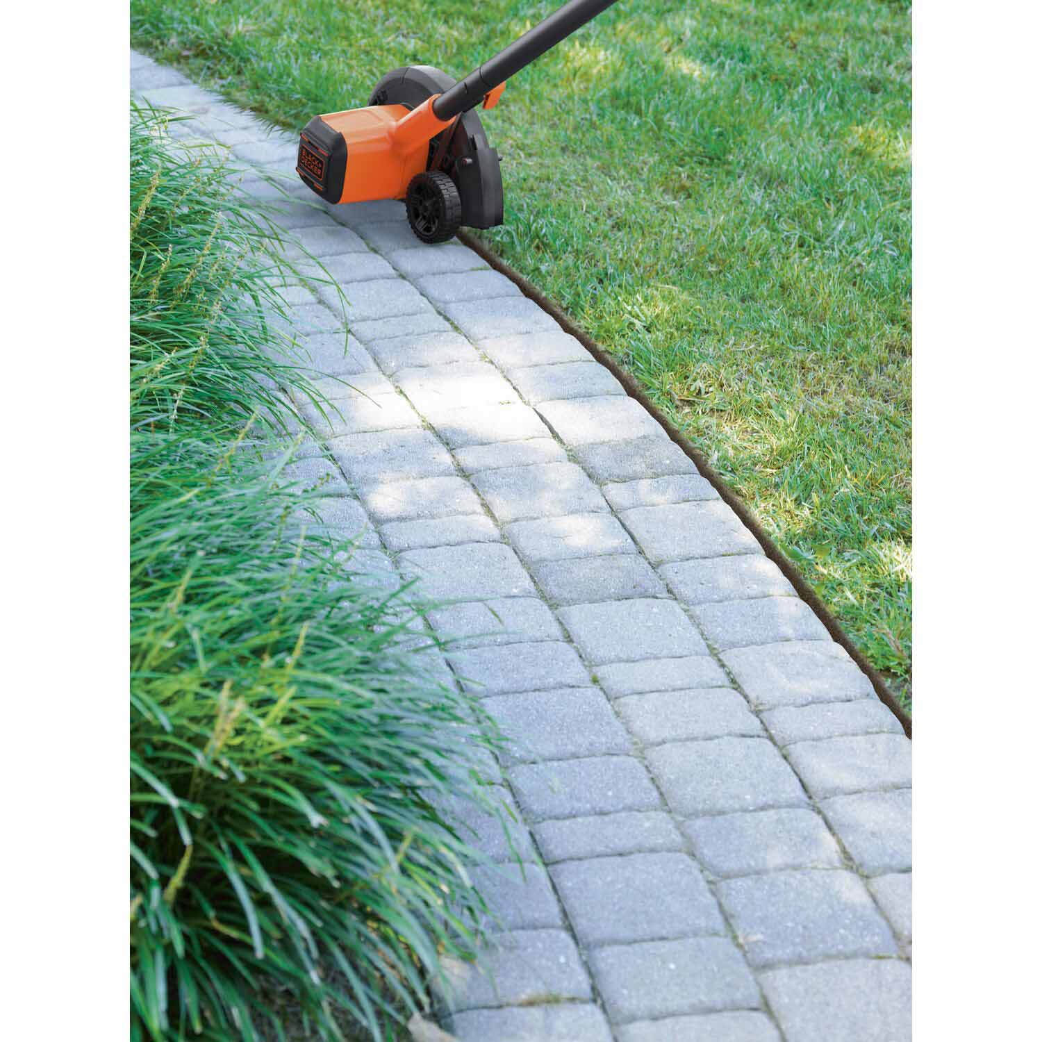Black & Decker BCED400C1 20V MAX Cordless Edger Kit - Image 7