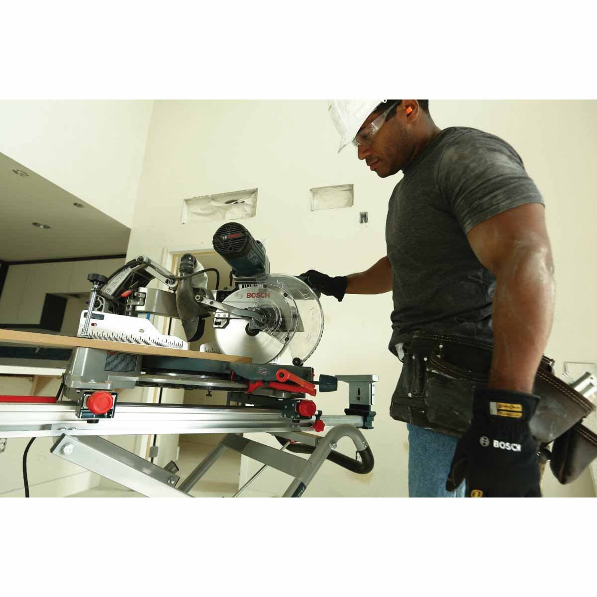 Bosch CM10GD 10" Dual Bevel Glide Miter Saw - Image 9