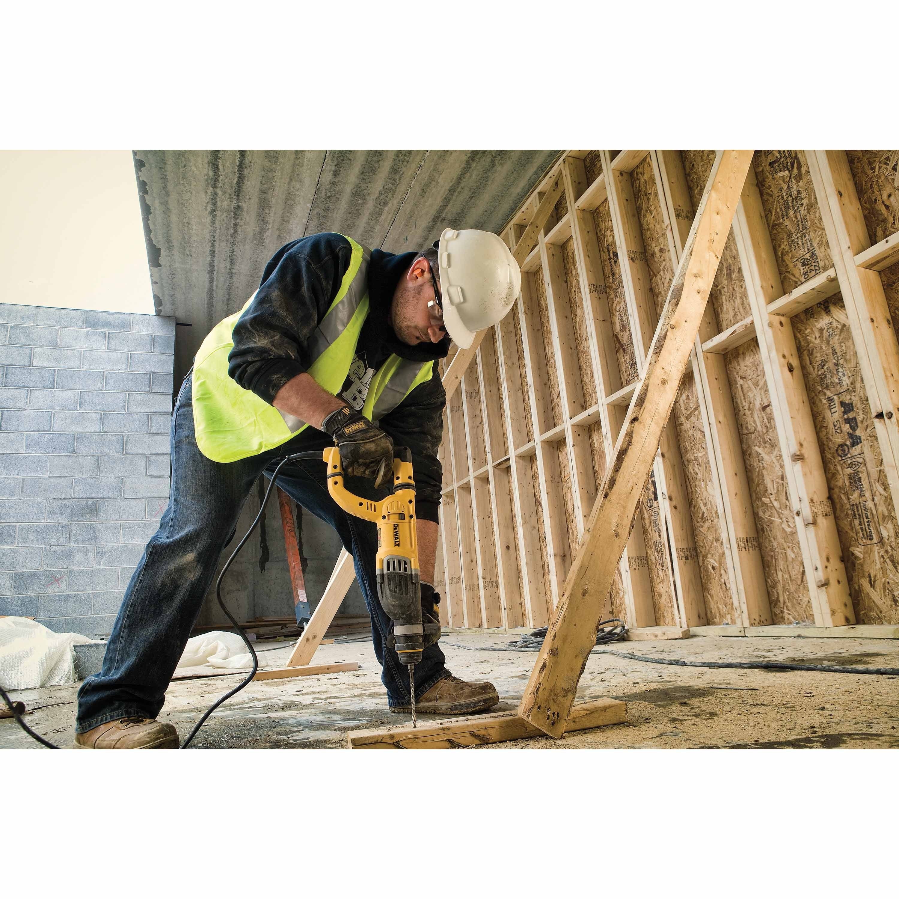 DeWalt D25263K 1-1/8" D-Handle SDS Rotary Hammer with SHOCKS - Image 3