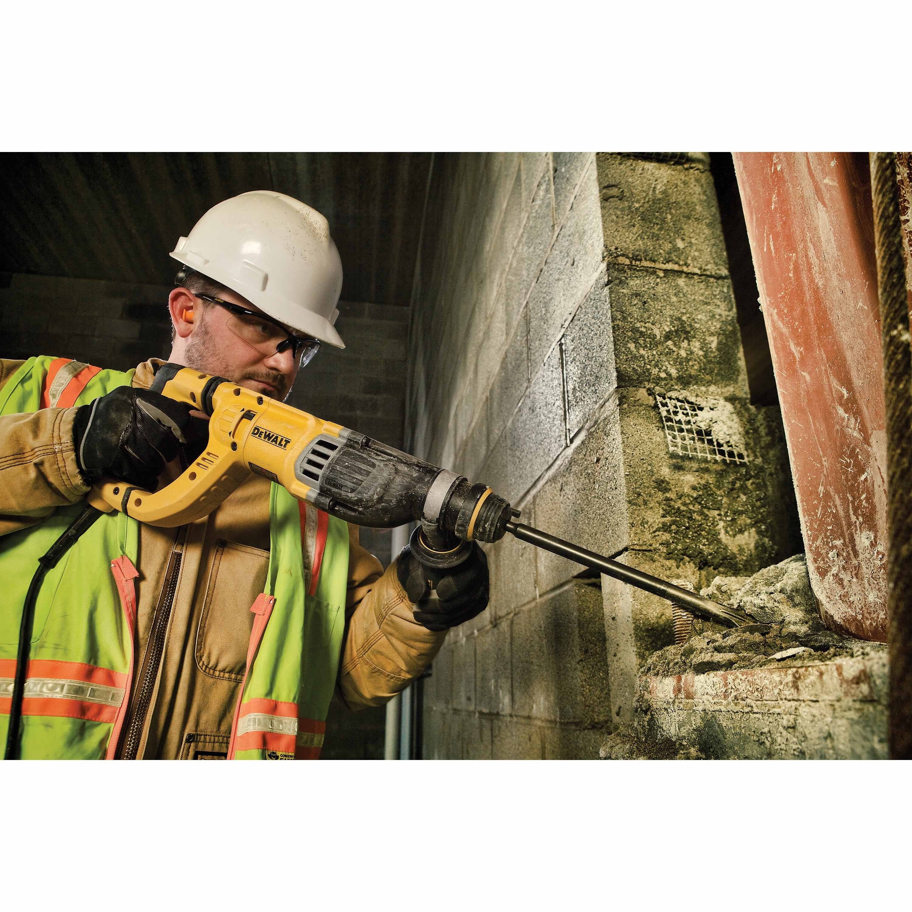 DeWalt D25263K 1-1/8" D-Handle SDS Rotary Hammer with SHOCKS - Image 4
