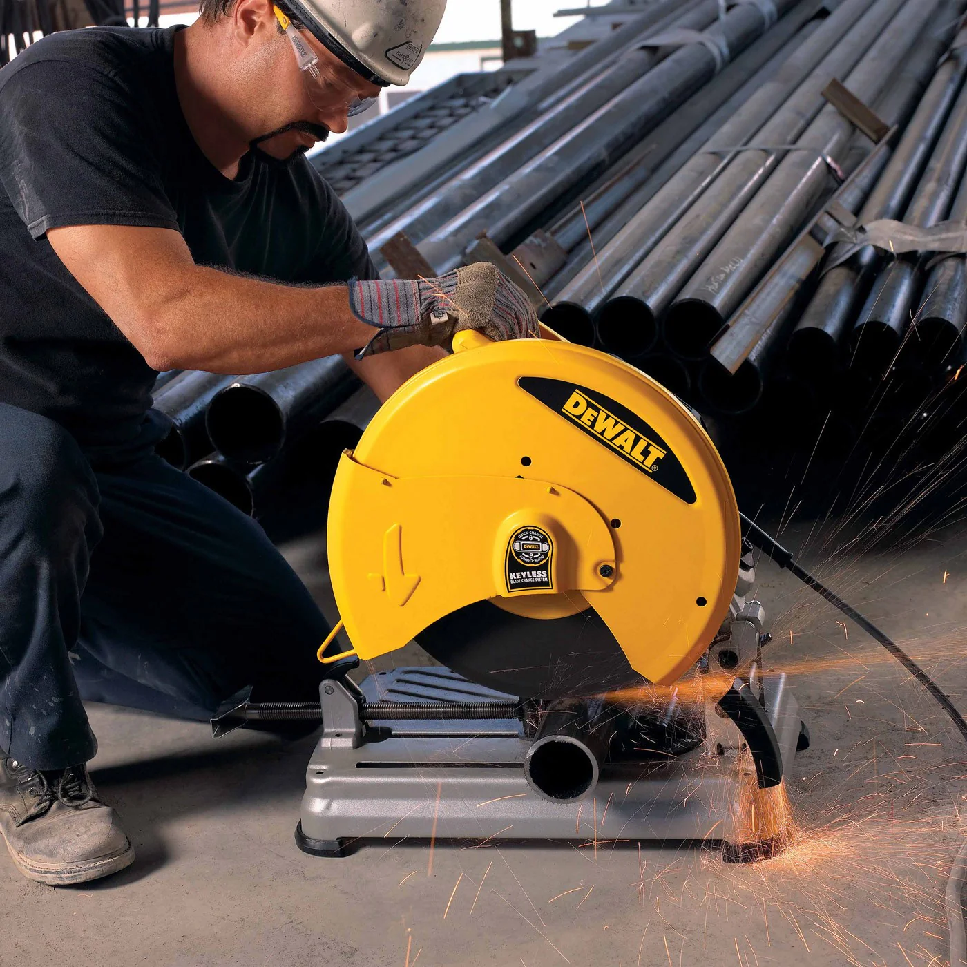 DeWalt D28715 14" Heavy-Duty Chop Saw with Quick-Change Keyless Blade Change System - Image 7
