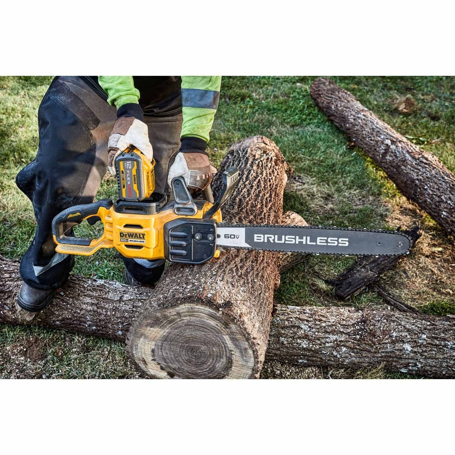 DeWalt DCCS677Y1 60V MAX* Brushless Cordless 20 in. 4.0Ah Chainsaw Kit - Image 13