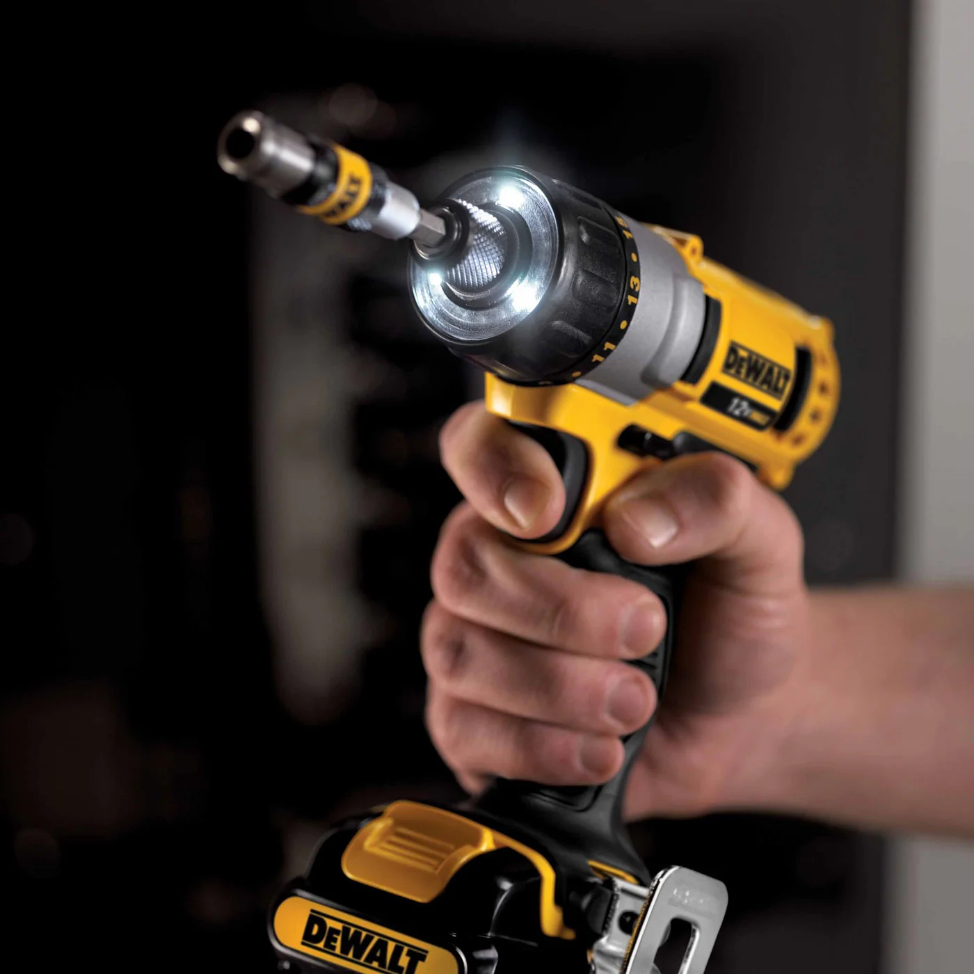 DeWalt DCF610S2 1/4" 12V MAX Cordless Screwdriver Kit - Image 11