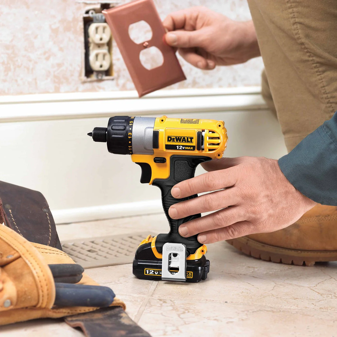 DeWalt DCF610S2 1/4" 12V MAX Cordless Screwdriver Kit - Image 7