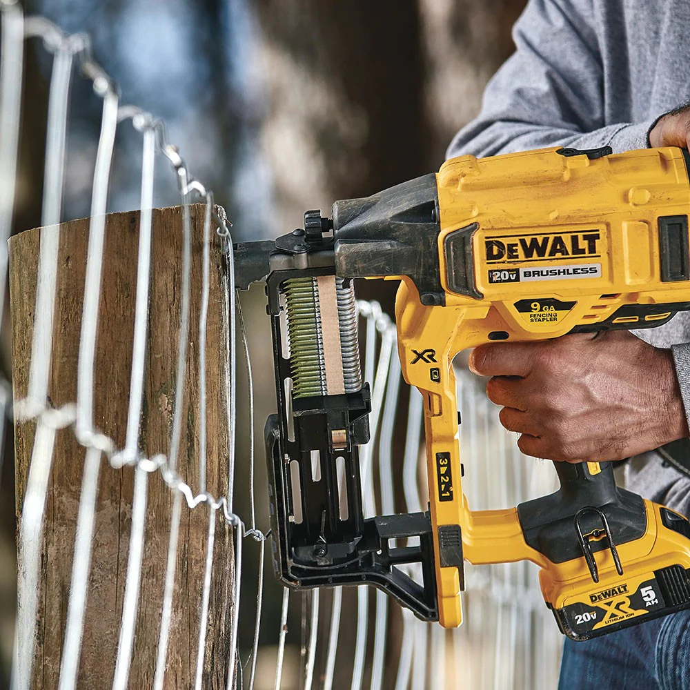 DeWalt DCFS950B 20V MAX* XR 9 GA Cordless Fencing Stapler (Tool Only) - Image 7