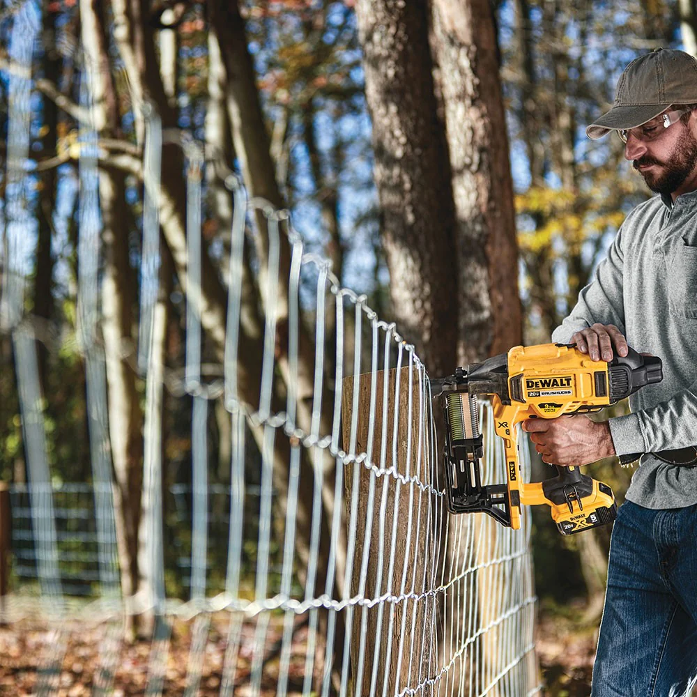 DeWalt DCFS950B 20V MAX* XR 9 GA Cordless Fencing Stapler (Tool Only) - Image 8