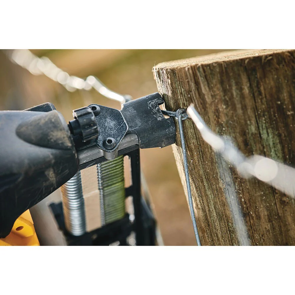 DeWalt DCFS950B 20V MAX* XR 9 GA Cordless Fencing Stapler (Tool Only) - Image 3