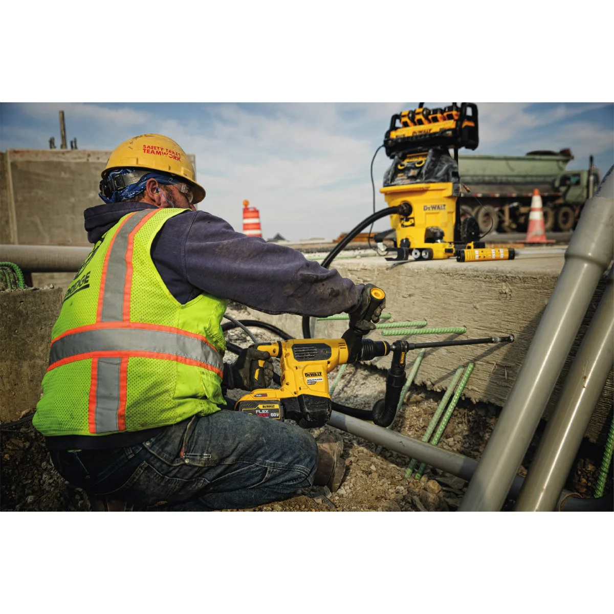 DeWalt DCH481B 60V MAX Brushless 1-9/16" SDS MAX Combo Hammer Bare Tool - Image 4