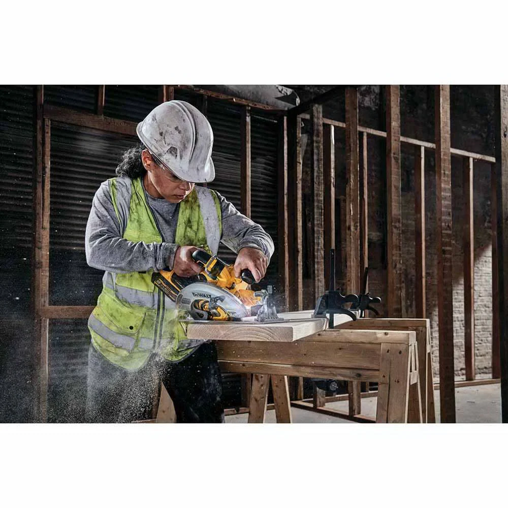 DeWalt DCS573B 20V MAX FLEXVOLT 7-1/4" Circular Saw - Image 14