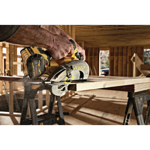 DeWalt DCS578X2 60V Max 7-1/4 Brushless Circ Saw Kit - Image 2