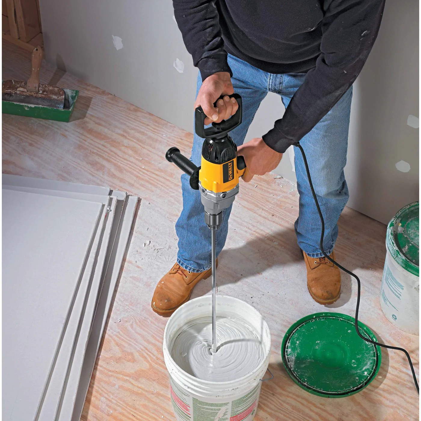 DeWalt DW130V 1/2" Heavy-Duty Spade Handle Drill - Image 4