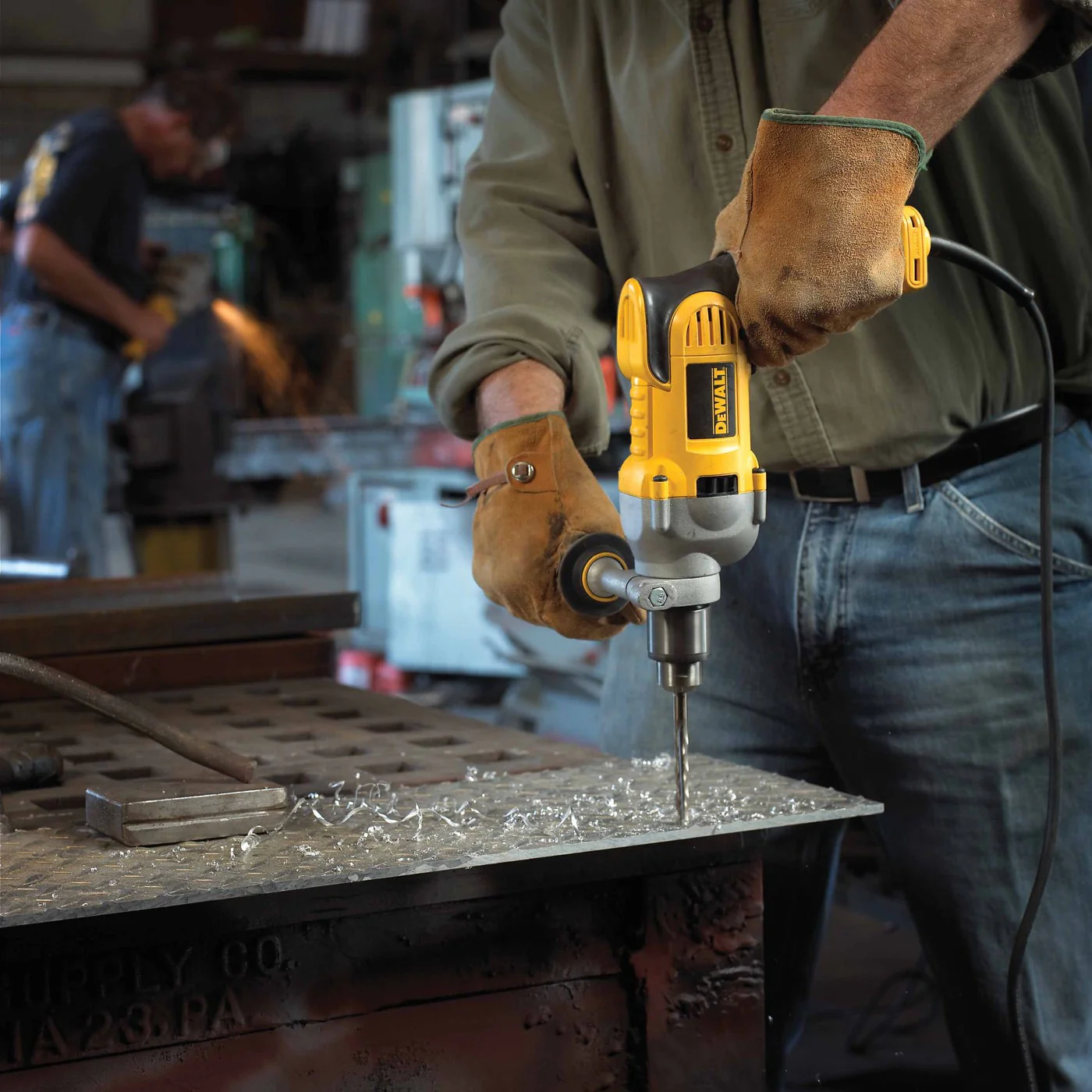 DeWalt DWD210G Heavy-Duty 1/2" VSR Pistol Grip Drill - Image 7