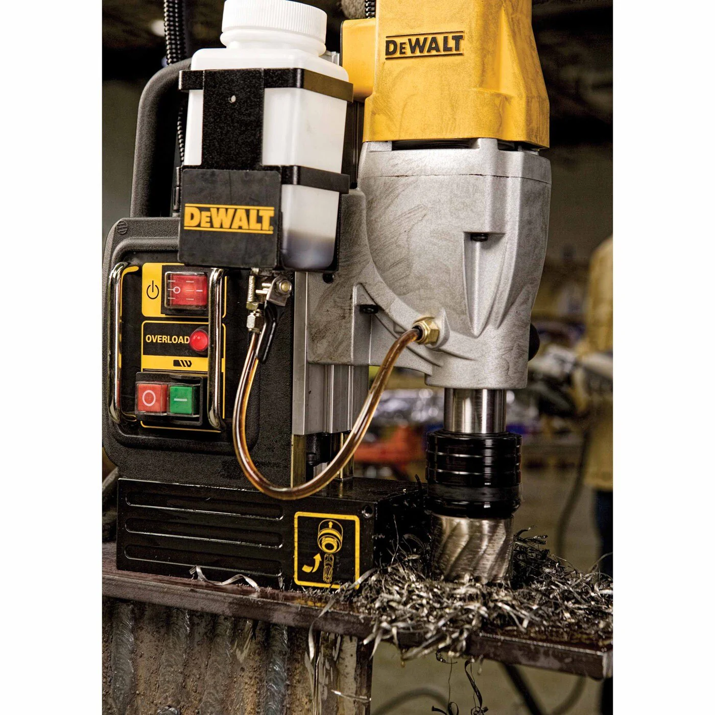 DeWalt DWE1622K 2" 2-Speed Magnetic Drill Press - Image 5