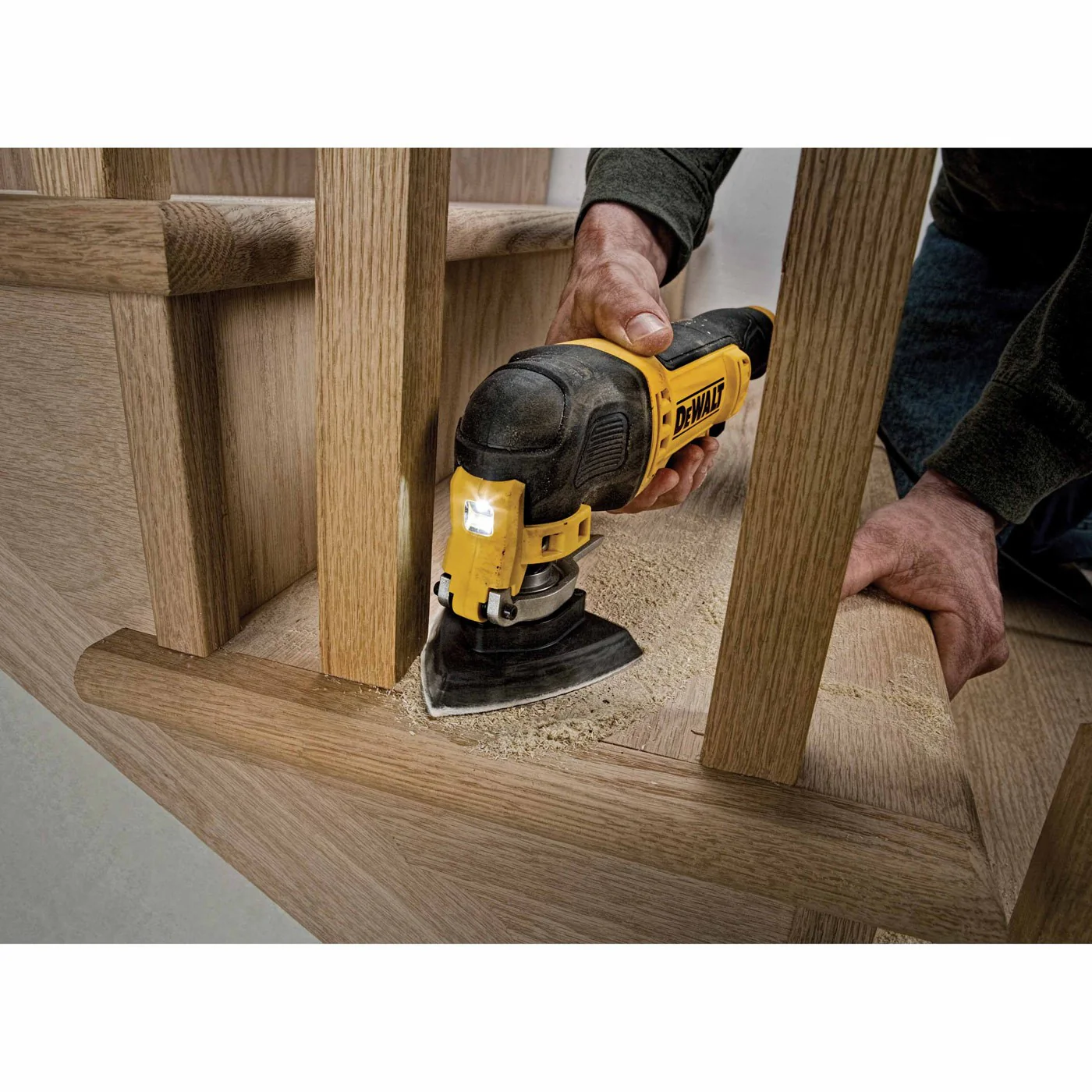 DeWalt DWE315K 3 Amp Oscillating Multi-Tool Kit, 29-Piece - Image 13