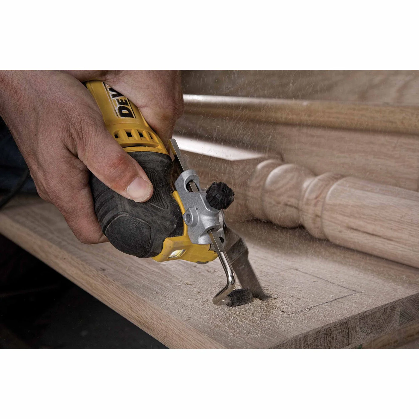 DeWalt DWE315K 3 Amp Oscillating Multi-Tool Kit, 29-Piece - Image 7