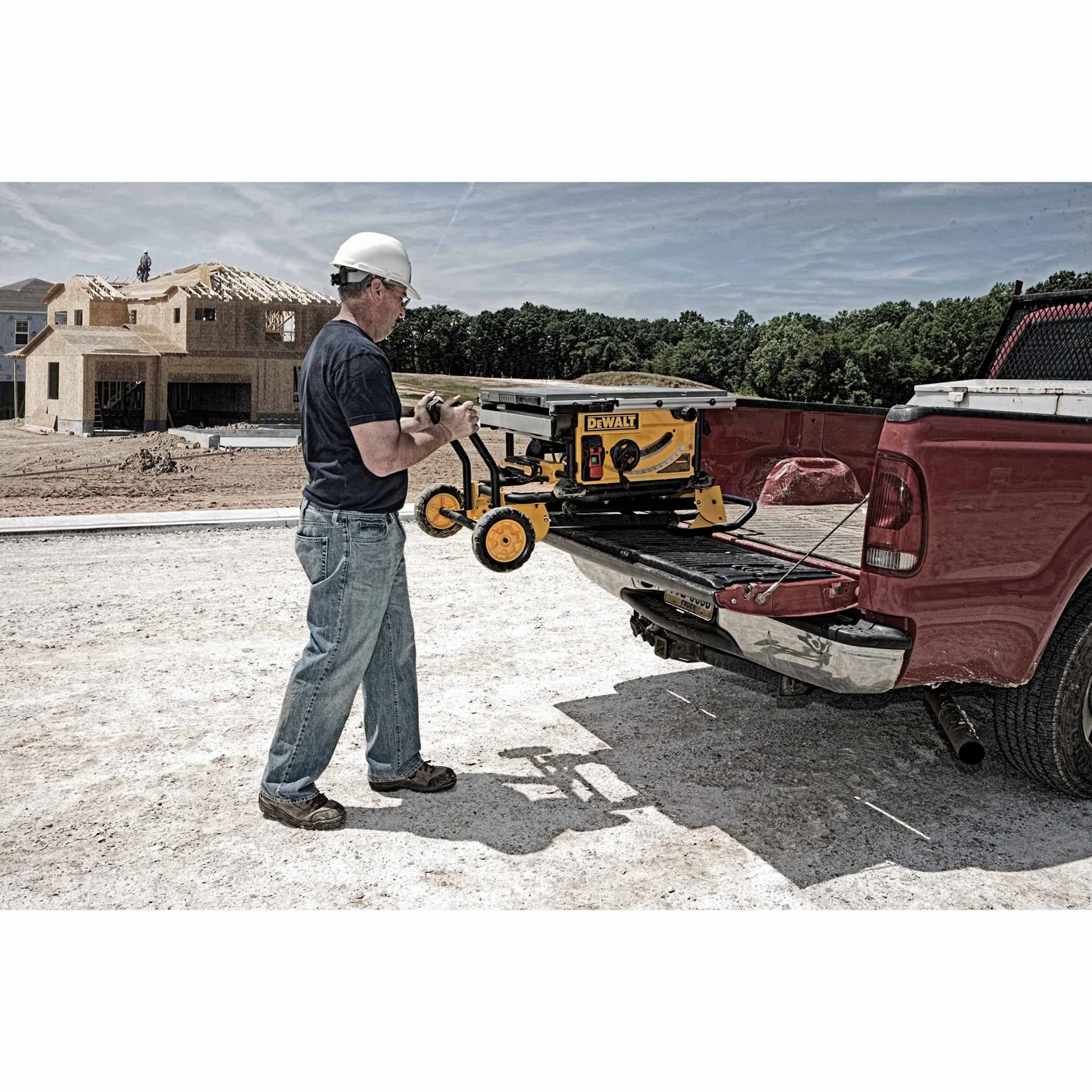 Dewalt DWE7491RS 10" Jobsite Table Saw 32 - 1/2" (82.5cm) Rip Capacity, and a Rolling Stand - Image 5