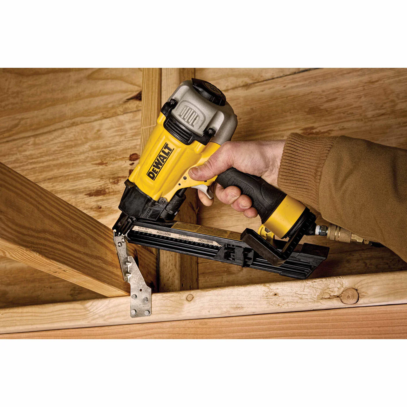 DeWalt DWMC150 1-1/2" Metal Connector Nailer - Image 4