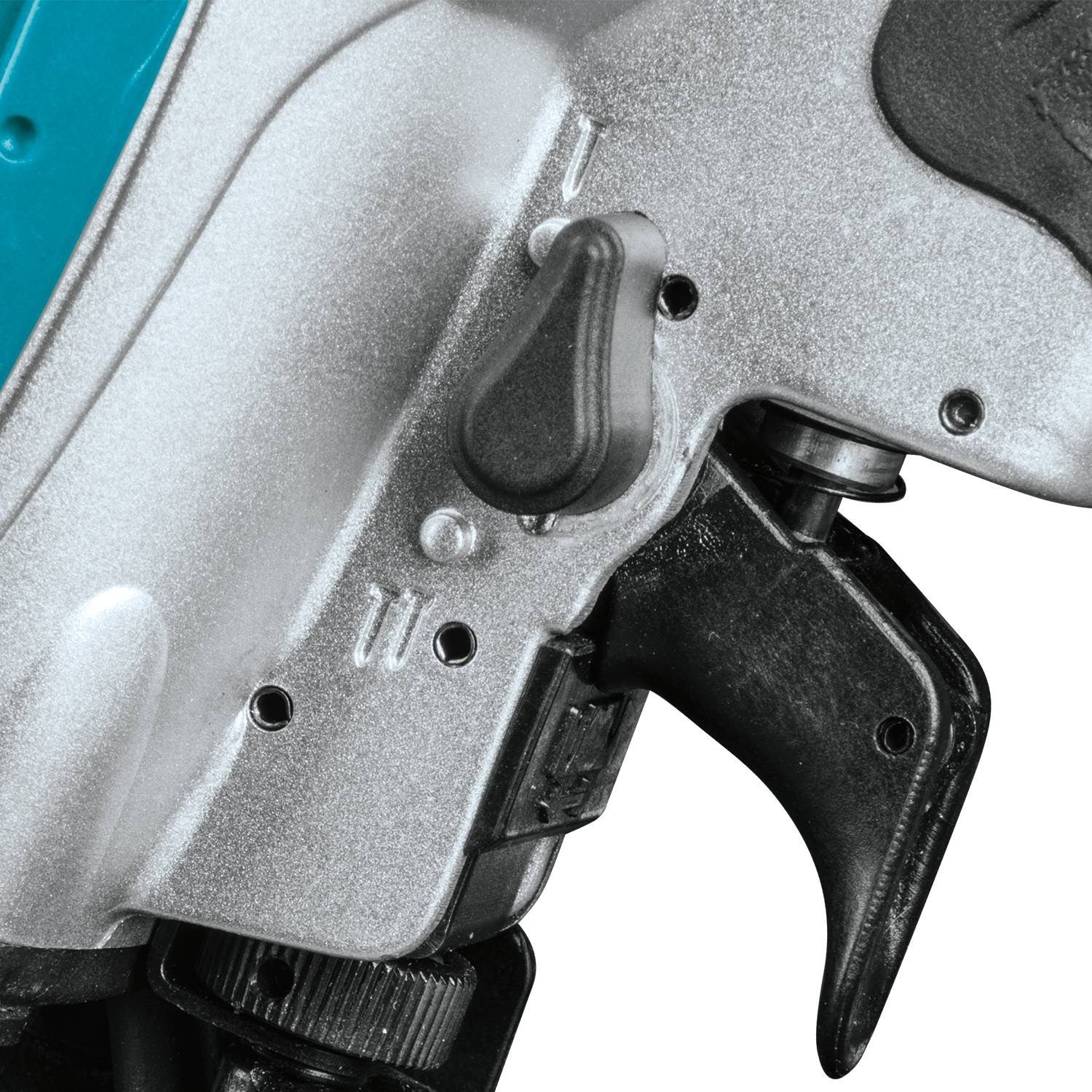 Makita AN454 1-3/4" Coil Roofing Nailer - Image 4
