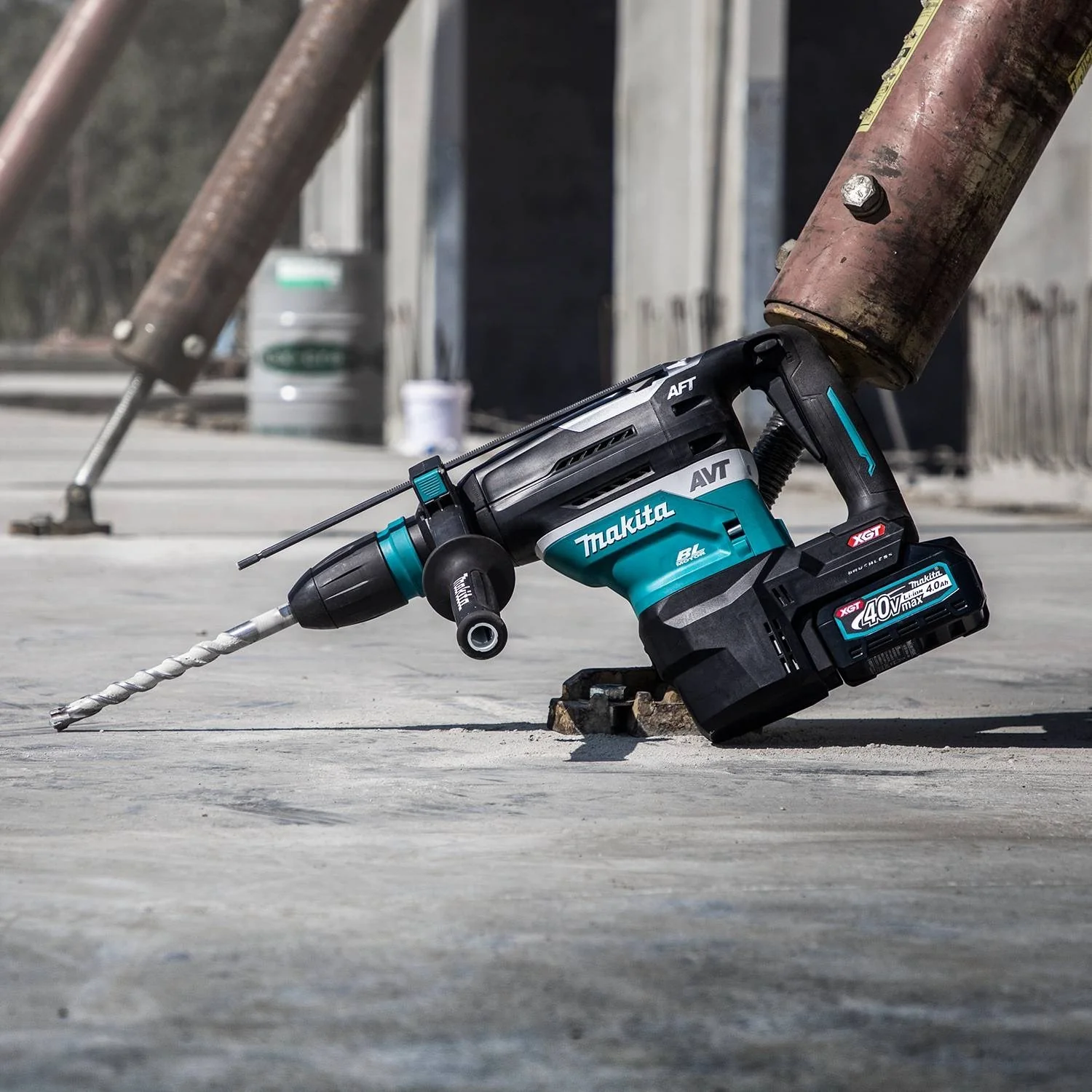 Makita GRH05M1 40V max XGT® 1-9/16" AVT® Rotary Hammer Kit - Image 11