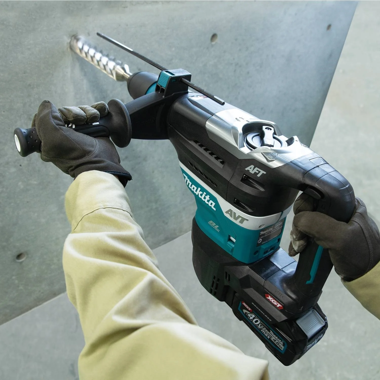 Makita GRH05M1 40V max XGT® 1-9/16" AVT® Rotary Hammer Kit - Image 12