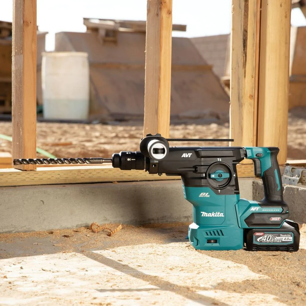 Makita GRH09M1 40V max XGT Brushless Cordless 1-3/16" AVT Rotary Hammer Kit, accepts SDS-PLUS, with Interchangeable Chuck, AWS Capable (4.0Ah) - Image 11