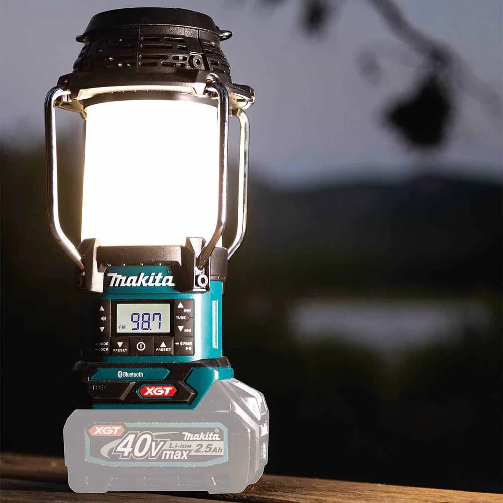 Makita GRM04 40V max XGT Cordless Lantern with Radio, Tool Only - Image 13