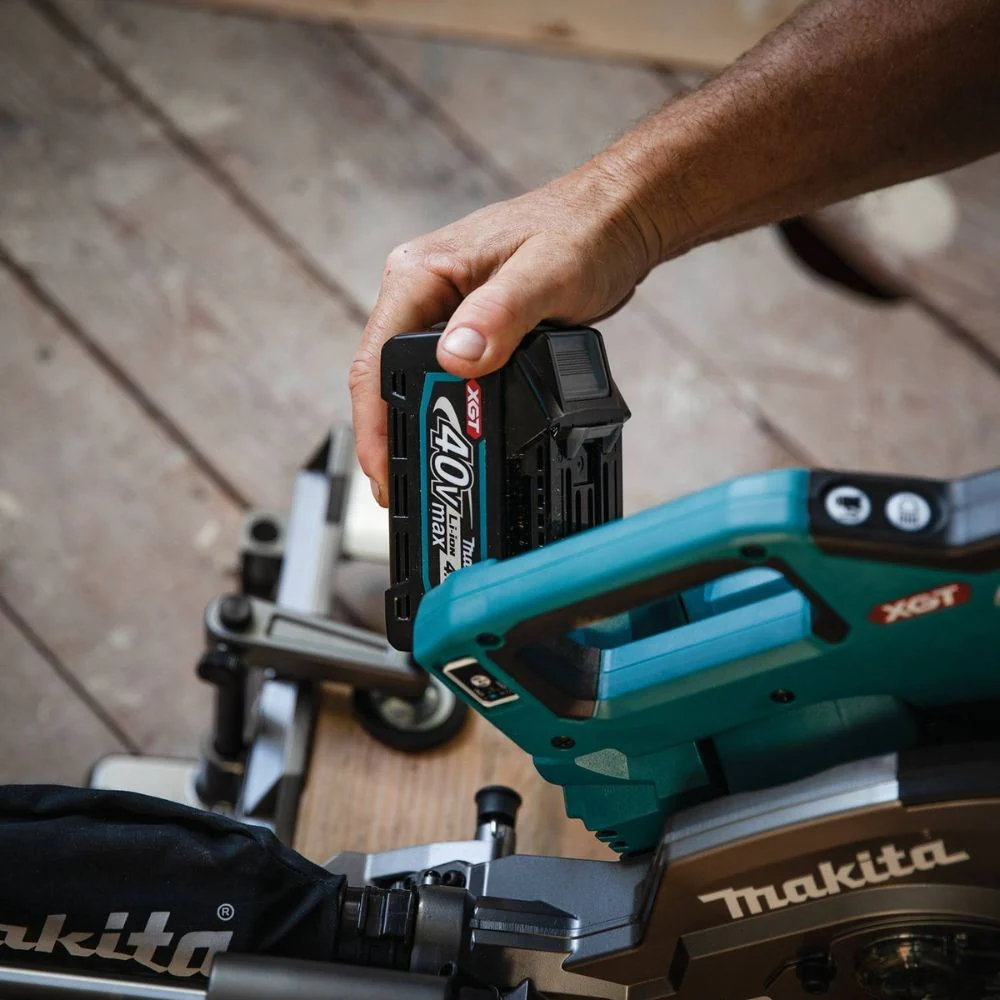 Makita GSL02M1 40V max XGT Brushless Cordless 8-1/2" Dual-Bevel Sliding Compound Miter Saw Kit, AWS Capable, with one battery (4.0Ah) - Image 16