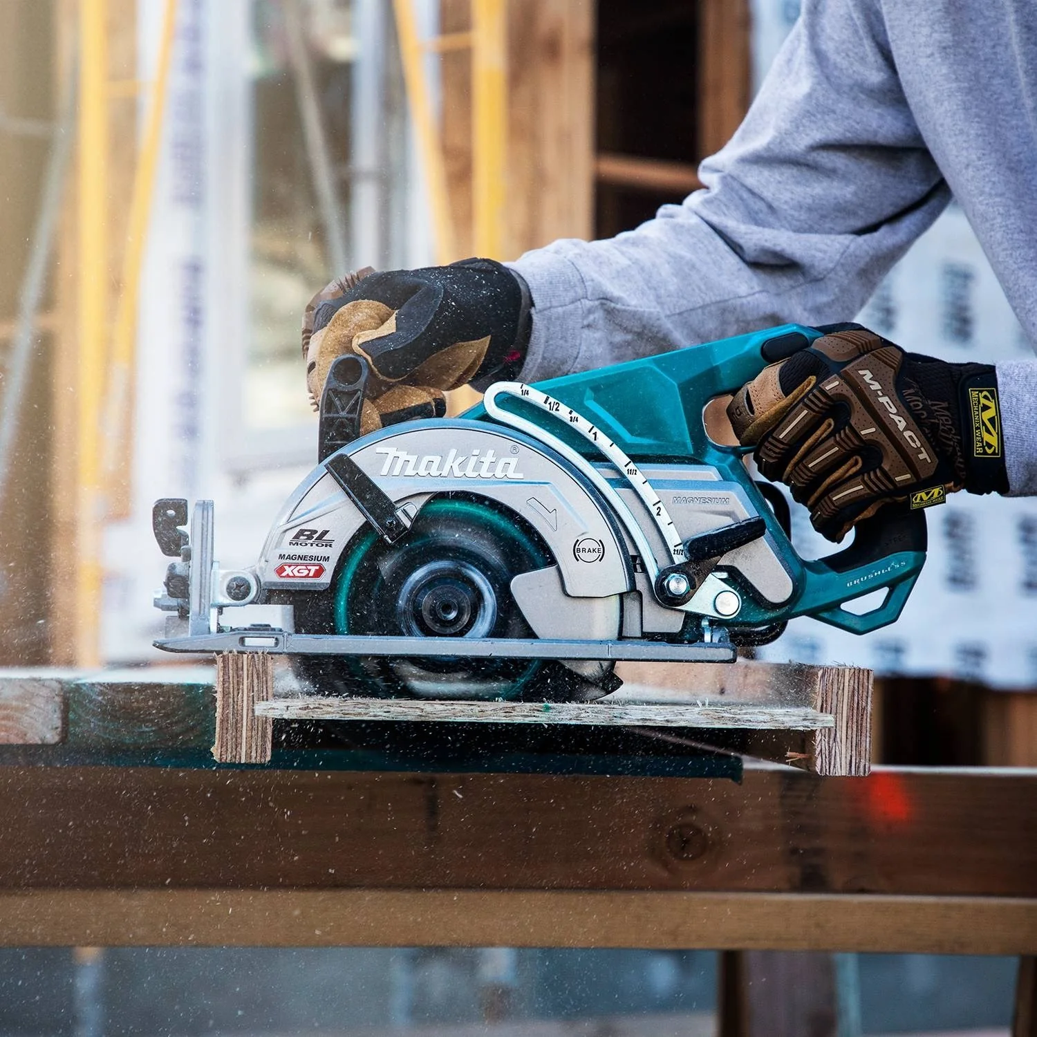 Makita GSR01M1 40V max XGT® Rear Handle 7-1/4” Circular Saw Kit, 4.0 Ah - Image 17