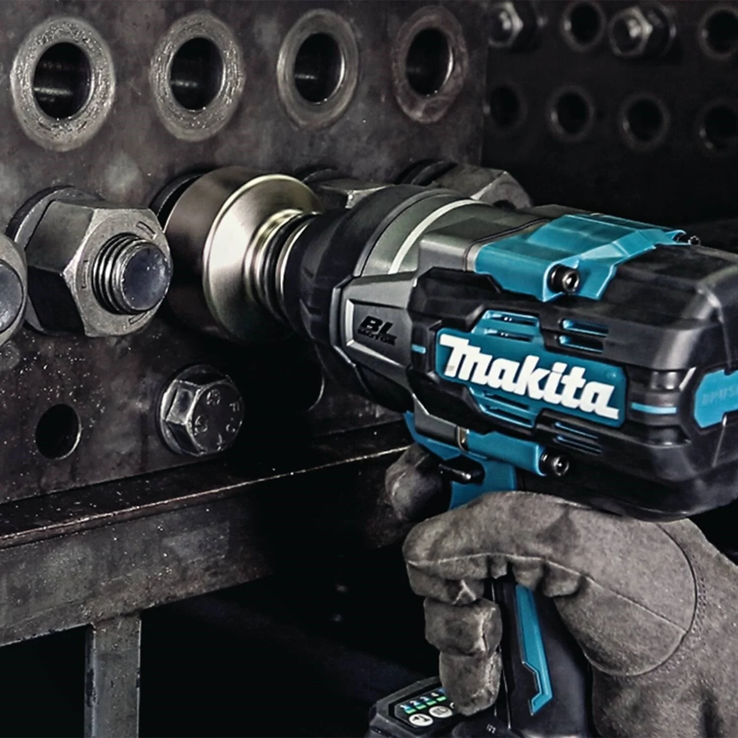 Makita GWT01D 40V max XGT® Impact Wrench Kit - Image 10