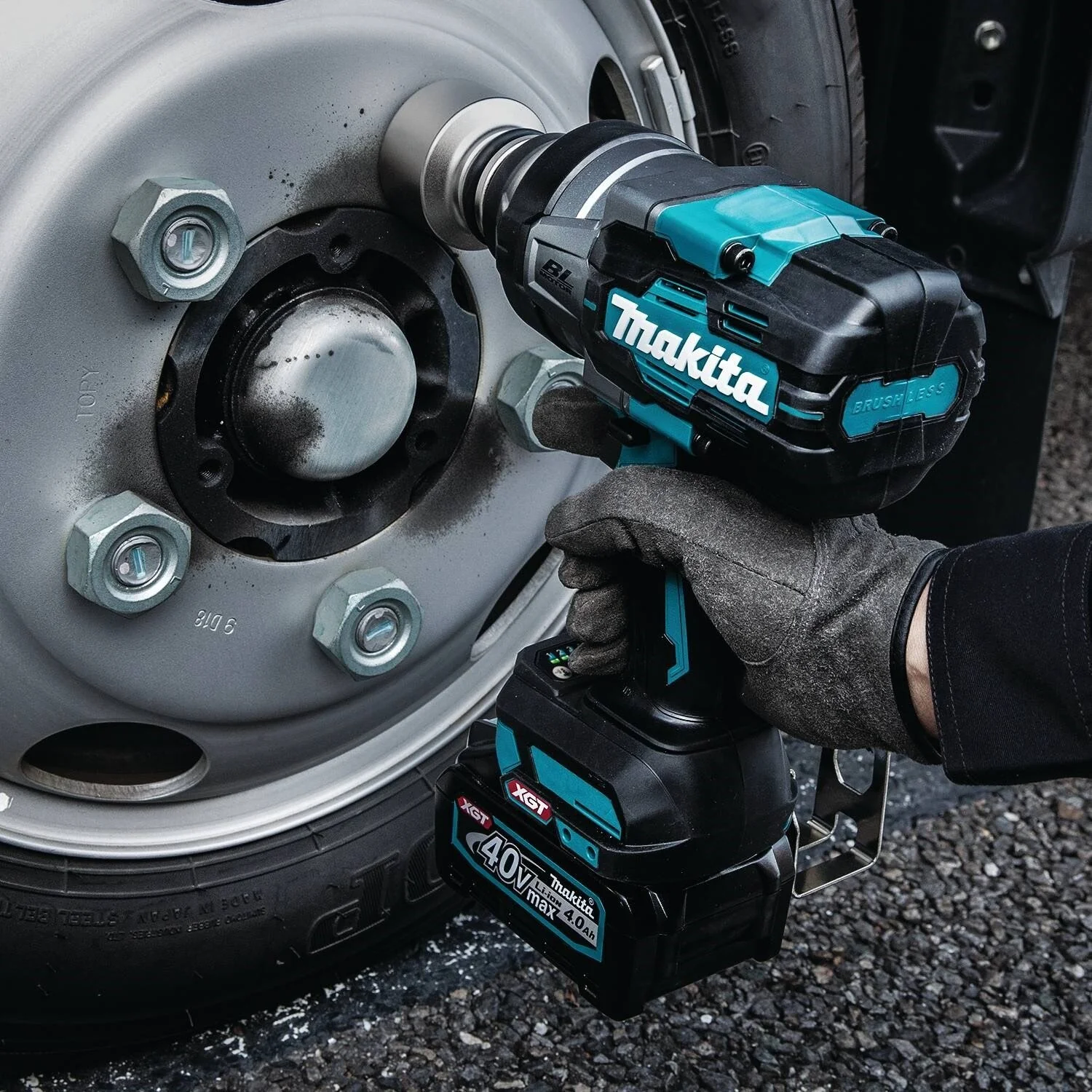 Makita GWT01D 40V max XGT® Impact Wrench Kit - Image 9