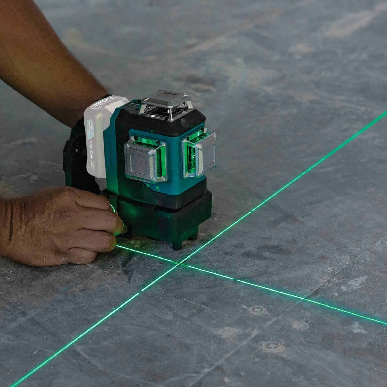 Makita SK700GD 12V max CXT Self-Leveling 360° 3-Plane Green Laser - Image 3