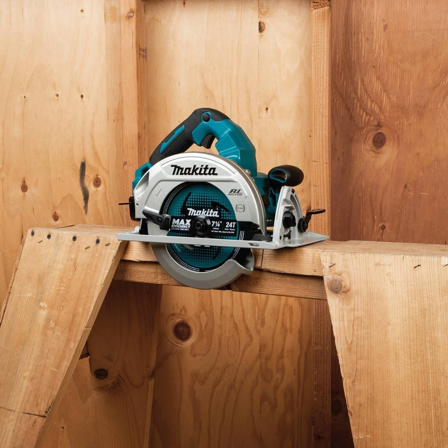 Makita XSH06PT 18V X2 LXT Lithium-Ion (36V) Brushless 7-1/4" Circular Saw - Image 9