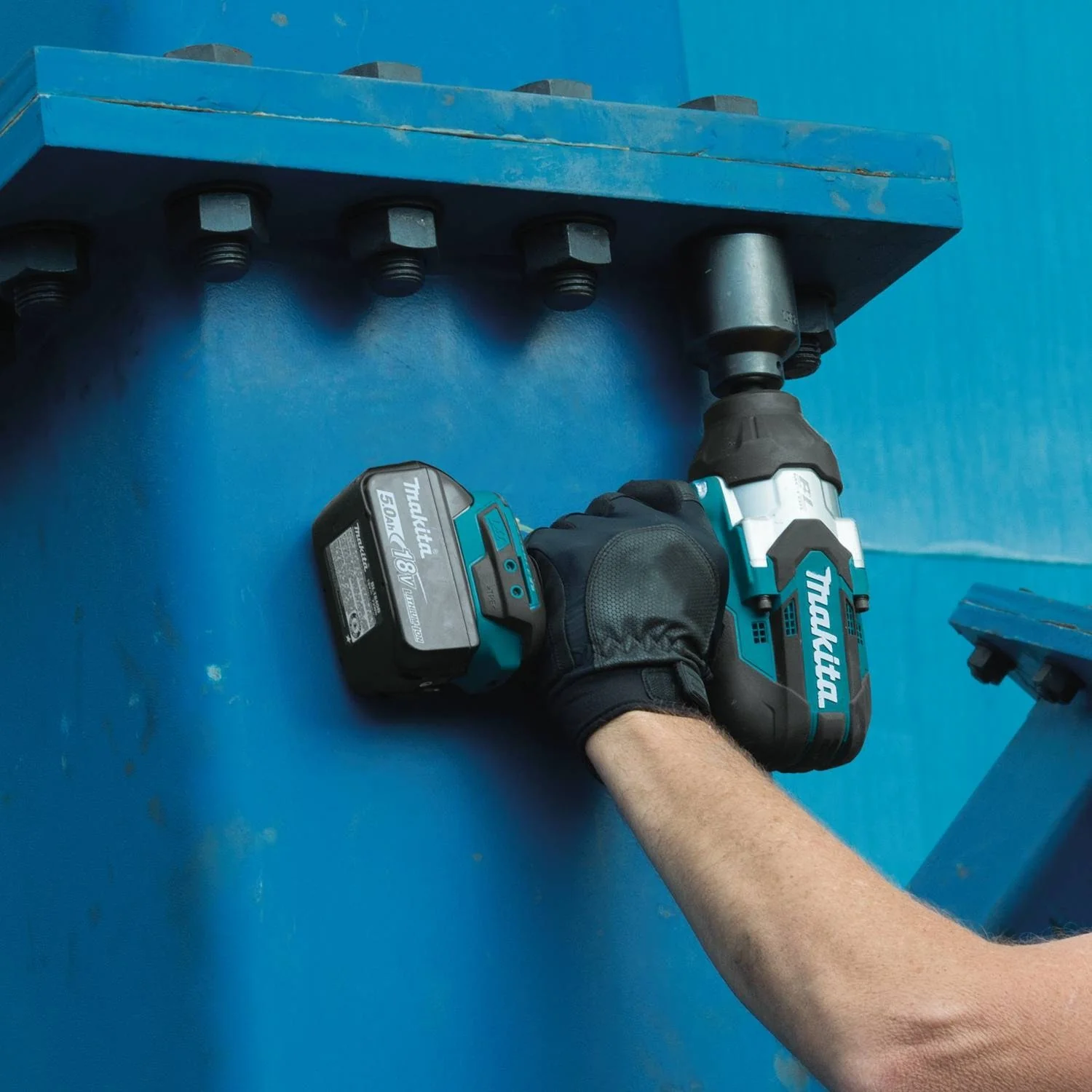 Makita XWT08T 18V LXT Li-Ion Brushless Cordless High Torque 1/2" Square Impact Wrench Kit, 5.0 Ah - Image 7