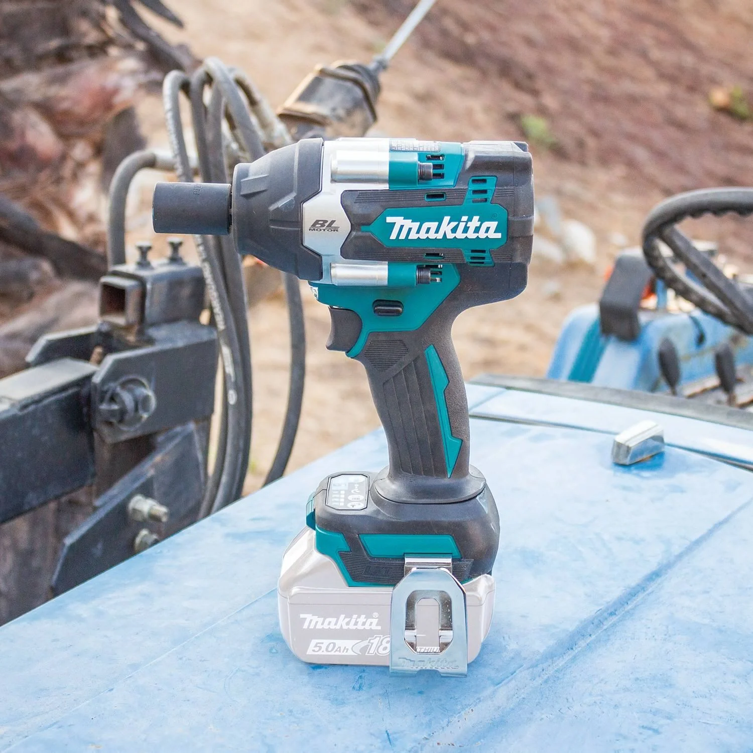 Makita XWT18XVZ 18V LXT Impact Wrench w/ Detent Anvil, Tool Only - Image 4