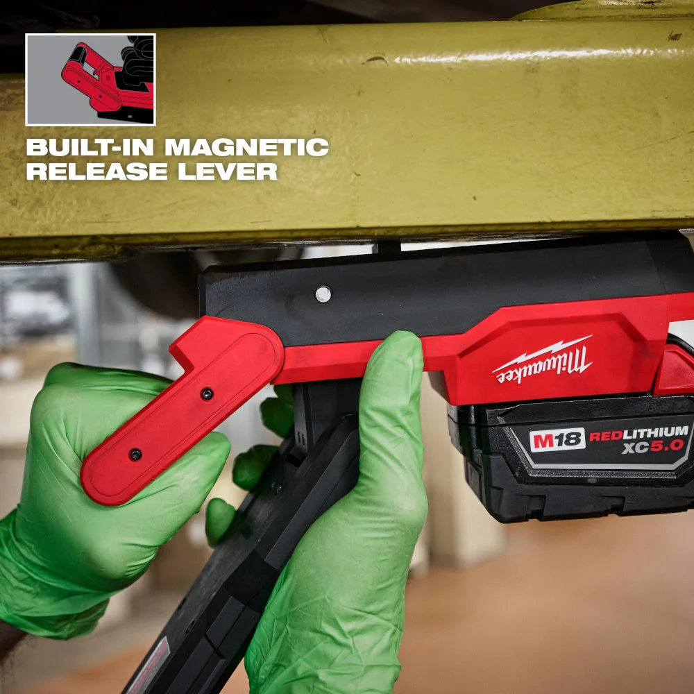 Milwaukee 2129-20 M18 Magnetic Extendable Boom Light - Image 9