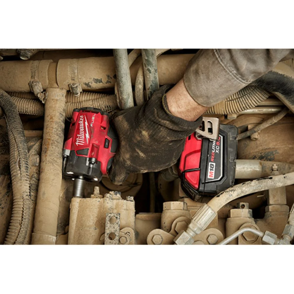 Milwaukee 2855-22R M18 FUEL 1/2 " Compact Impact Wrench w/ Friction Ring Kit - Image 9