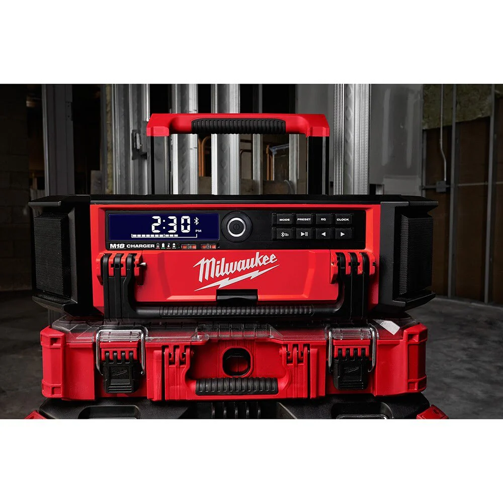 Milwaukee 2950-20 M18™ PACKOUT™ Radio + Charger - Image 5
