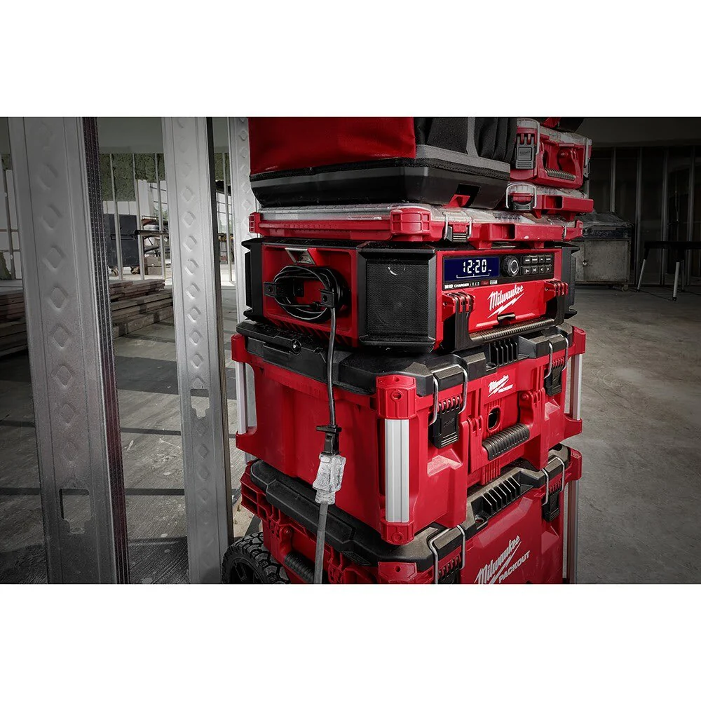 Milwaukee 2950-20 M18™ PACKOUT™ Radio + Charger - Image 7