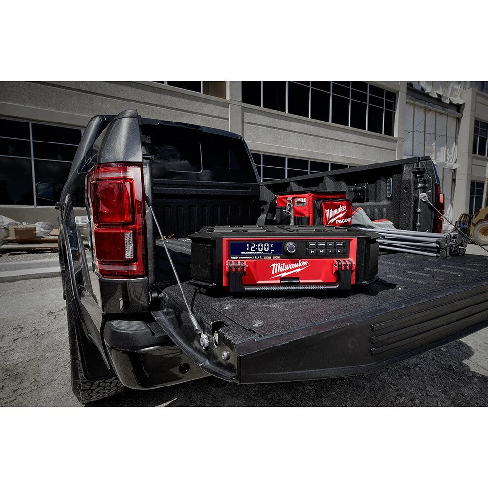 Milwaukee 2950-20 M18™ PACKOUT™ Radio + Charger - Image 9