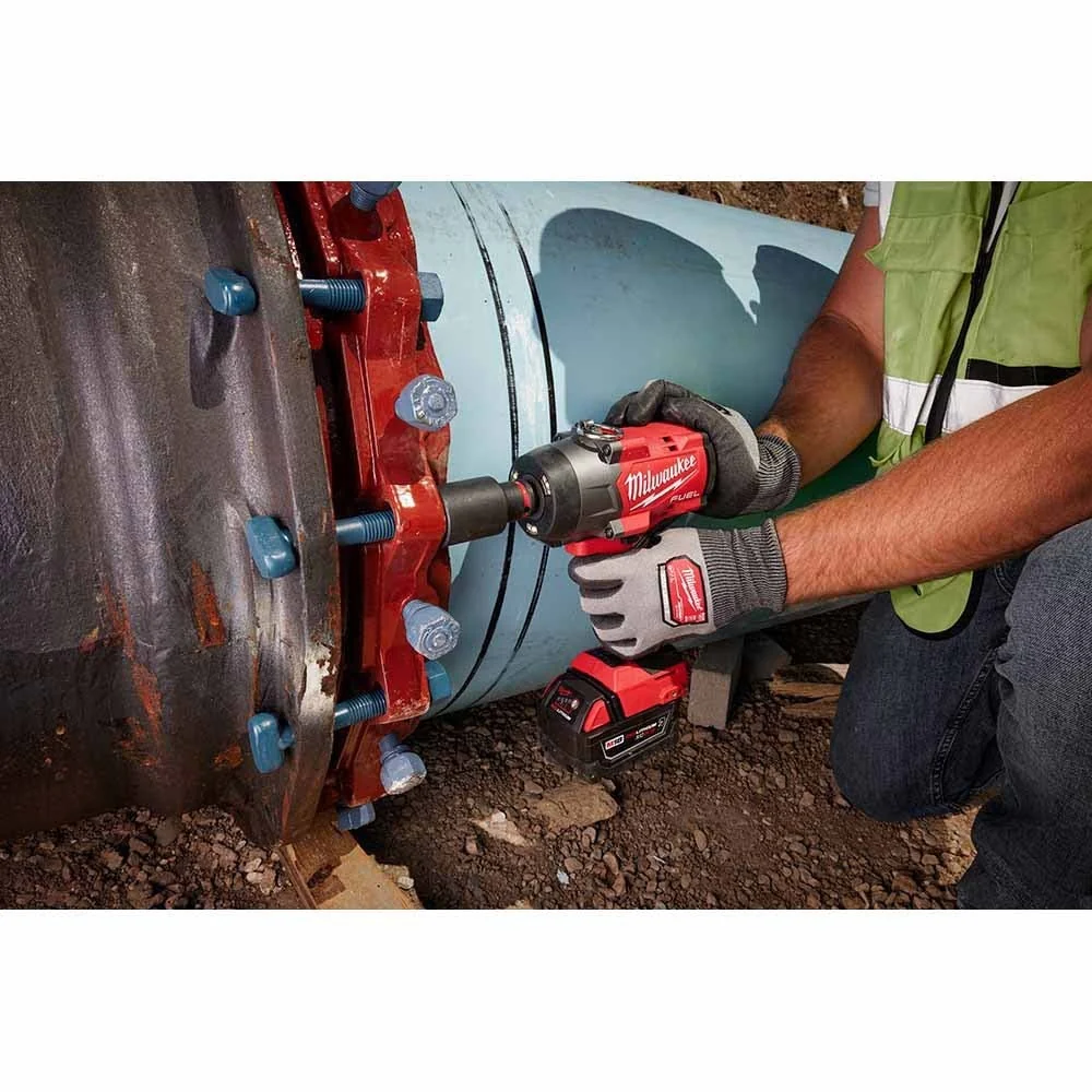 Milwaukee 2966-20 M18 FUEL 1/2" High Torque Impact Wrench w/ Pin Detent - Image 12