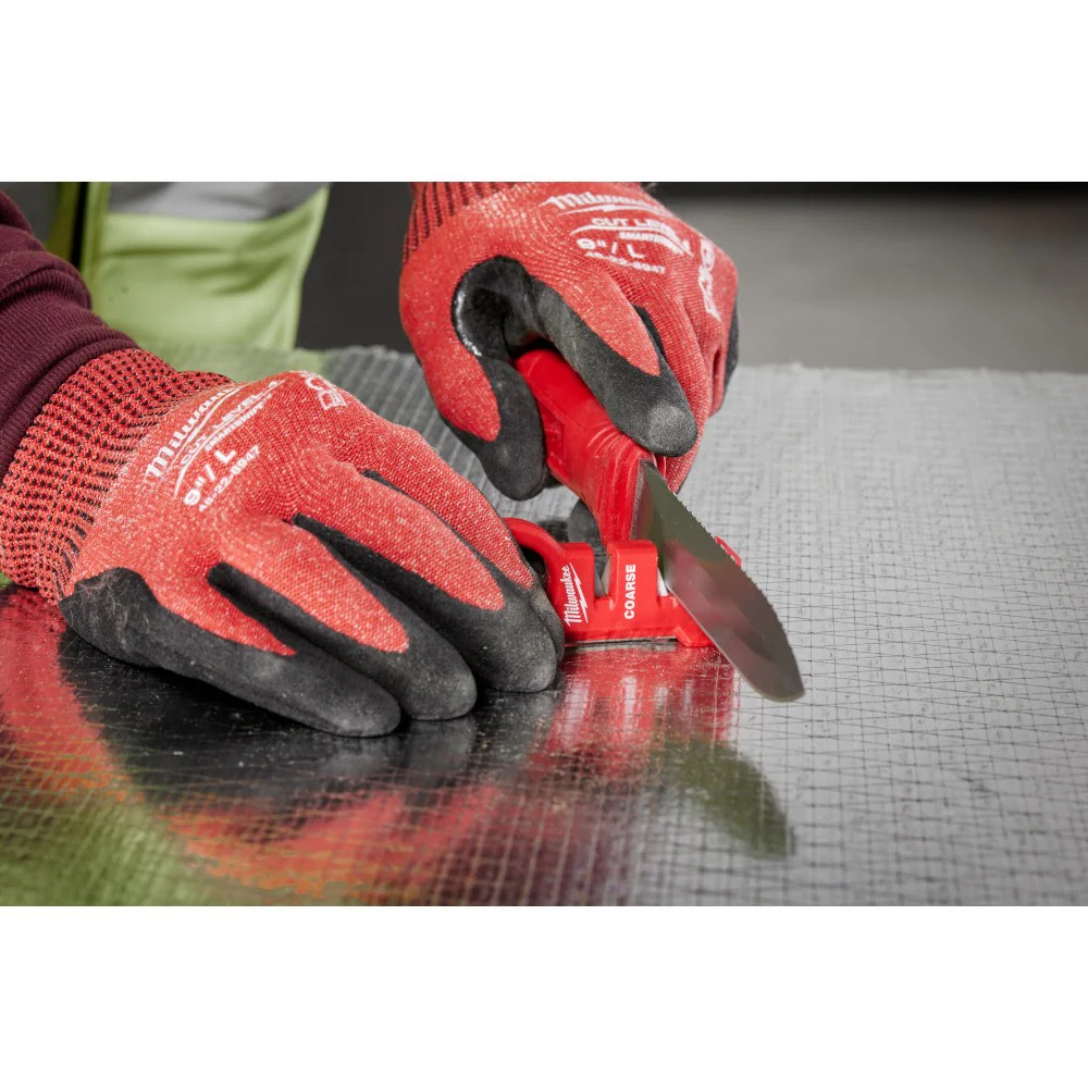 Milwaukee 48-22-1590 Compact Knife Sharpener - Image 6