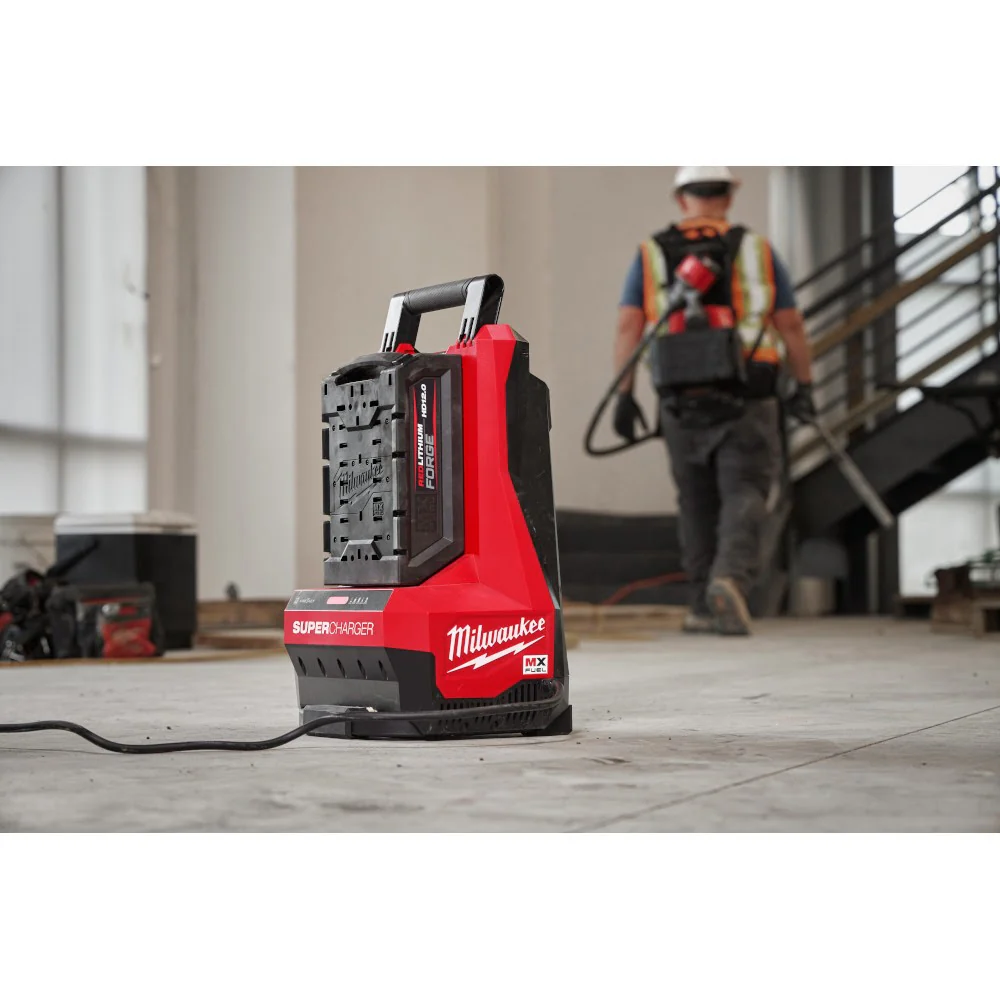 Milwaukee MXFSC MX FUEL Super Charger - Image 10
