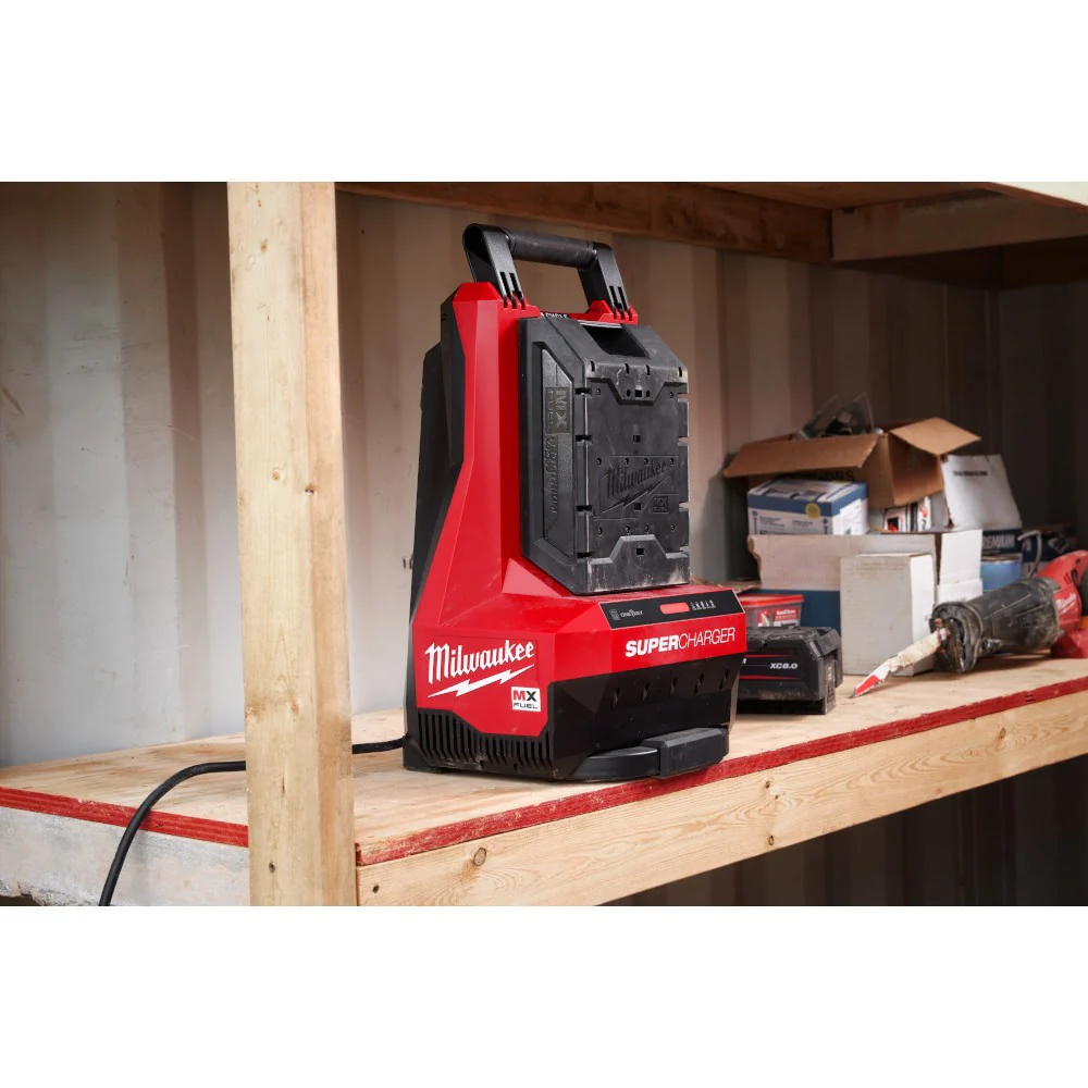 Milwaukee MXFSC MX FUEL Super Charger - Image 12