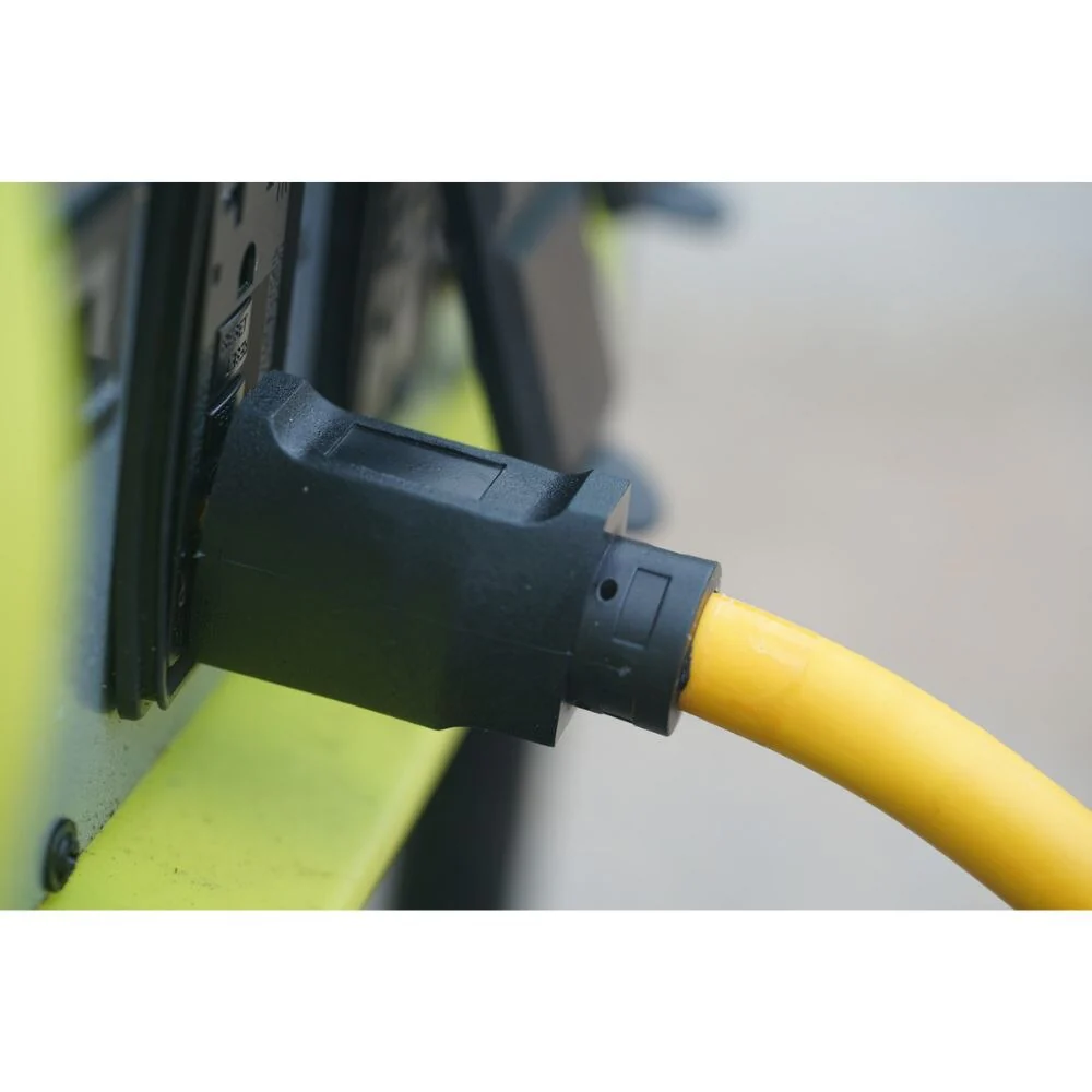 Southwire 090208802 Female Twist-Lock to Male Straight Blade Pigtail Adapter, 15/20 A, NEMA 15P-20R - Image 4